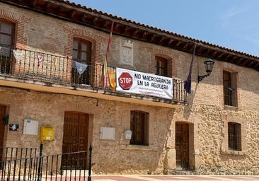 La Aguilera protesta contra una macrogranja y teme por el sector vitivinícola
