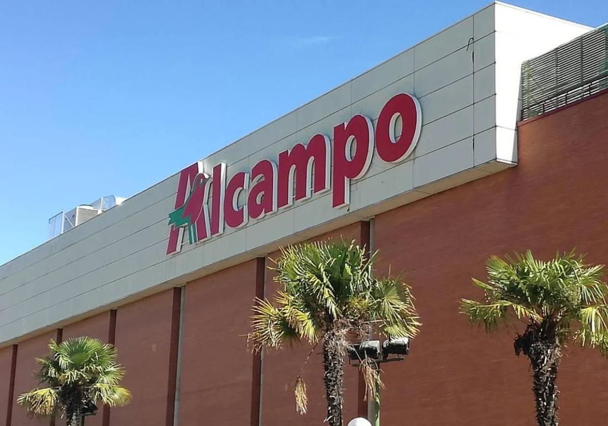 Alcampo cerrará el súper de Miranda y despedirá a otros 30 empleados en Burgos