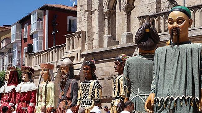 ¿A dónde llevarías a los Gigantones y Gigantillos de Burgos para ser expuestos?