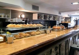Barra de la Exquisita Café Bar.