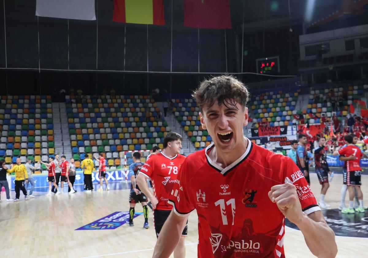 El jugador del Club Balonmano Burgos Pablo Gómez.
