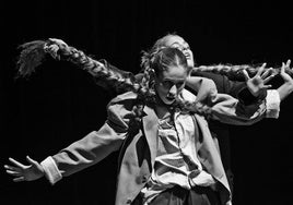 Espectáculo 'Nahas', de Fabiaěn Thomeě.