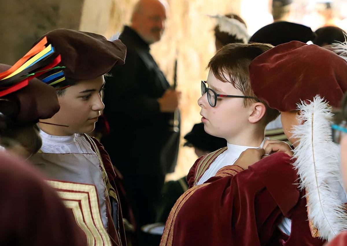 Imagen secundaria 1 - Detalles de los actos del Curpillos en el monasterio de Las Huelgas. 