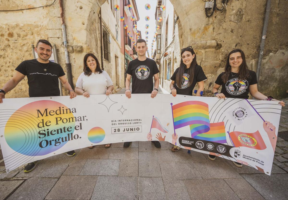 Presentación del Día del Orgullo LGBT+ en Medina de Pomar.