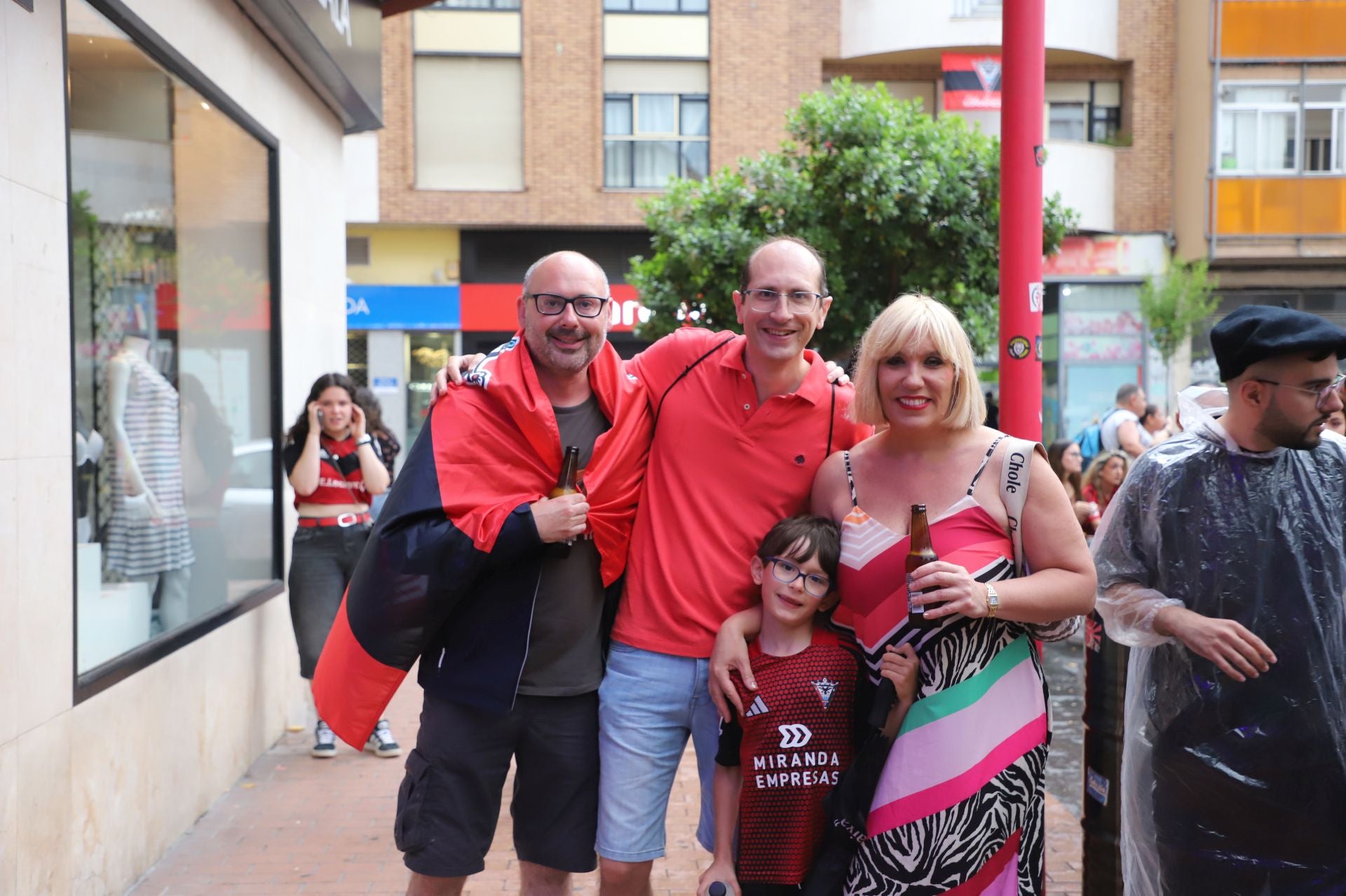 Imágenes de Miranda volcada con su equipo