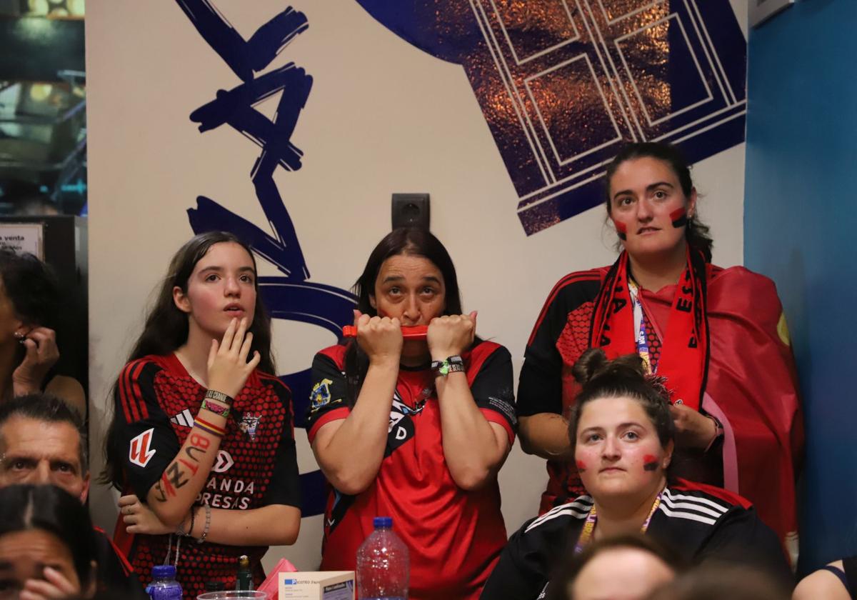 La afición jabata sufrió durante la final del play off.