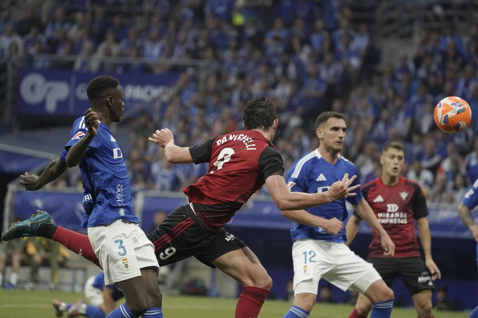Las mejores imágenes del partido del Mirandés en Oviedo