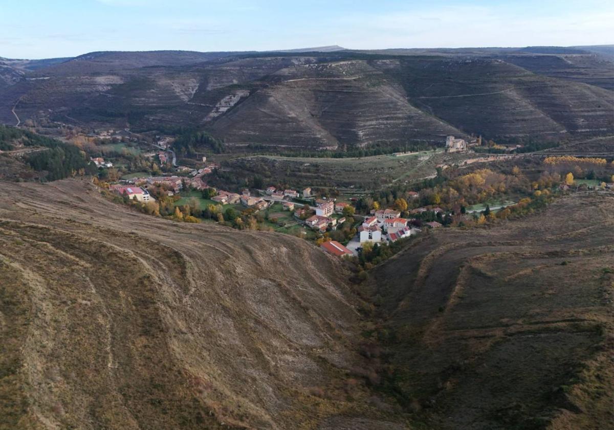 Imagen principal - Fotografías tomadas por el grupo de investigación de patrimonio natural y cultural de la provincia de Burgos. 