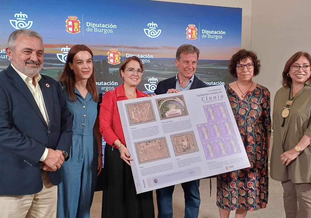 Presentación del sello en homenaje al Yacimiento Clunia.