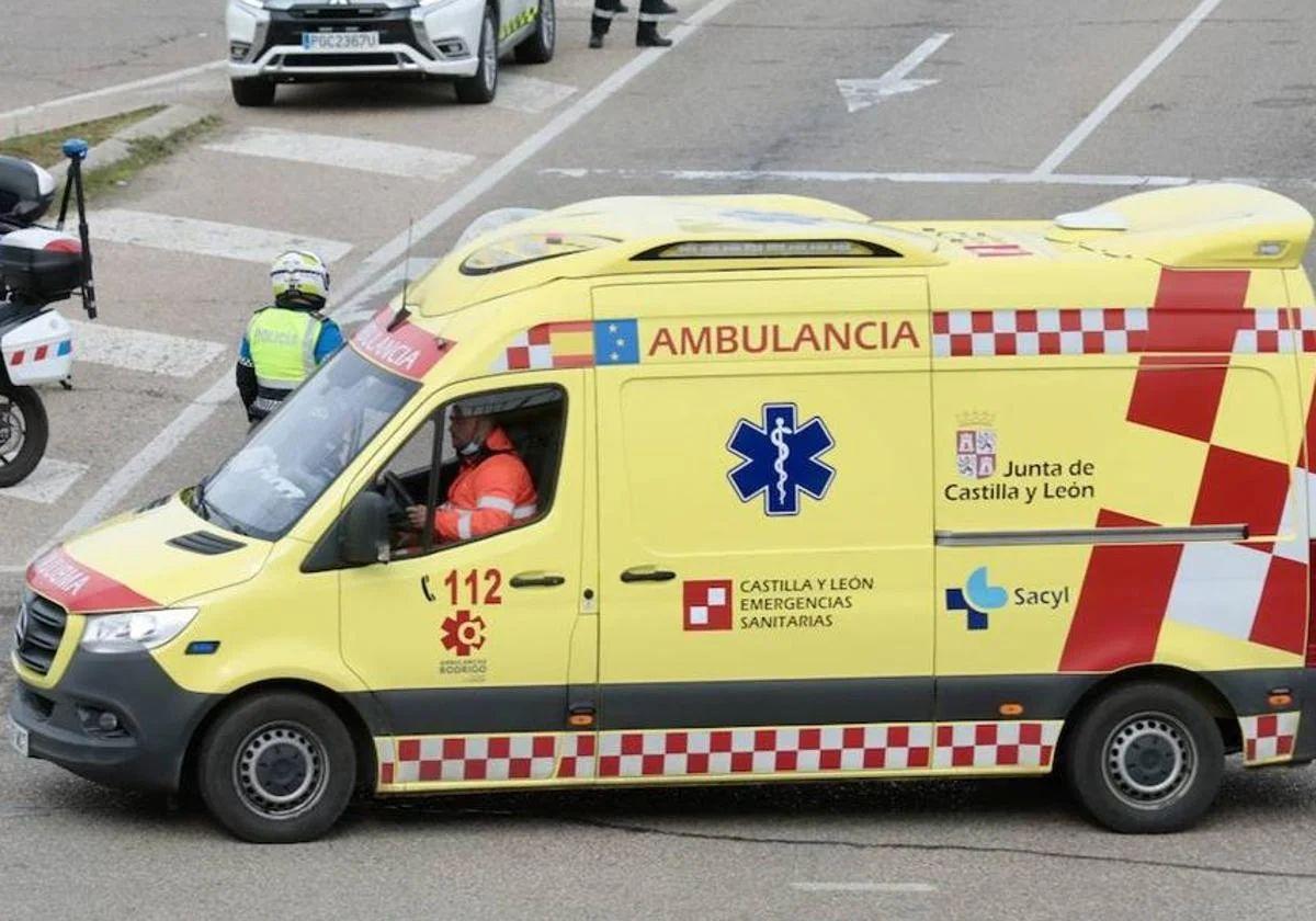 Una ambulancia en un accidente en imagen de archivo.
