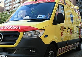 Imagen de archivo de una ambulancia durante un servicio.