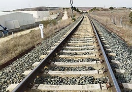 Vista de una de las vías de acceso al polígono de Villalonquéjar.