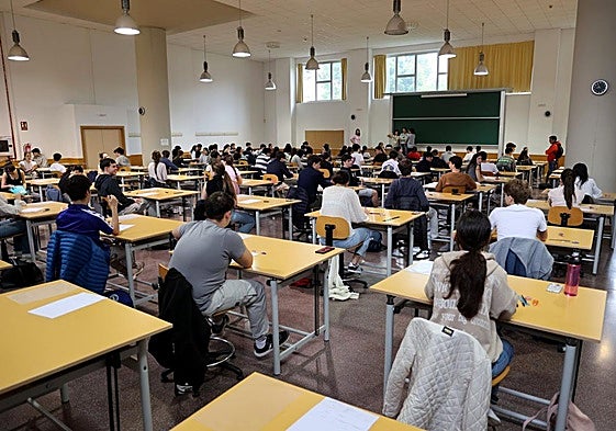 Prueba de acceso a enseñanzas universitarias (PAU).