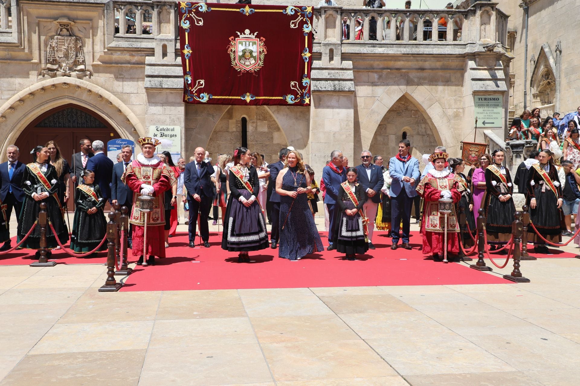 Burgos entona su himno al borde del centenario, en imágenes