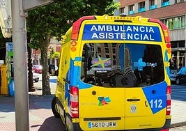 Imagen de archivo de una ambulancia en Burgos.