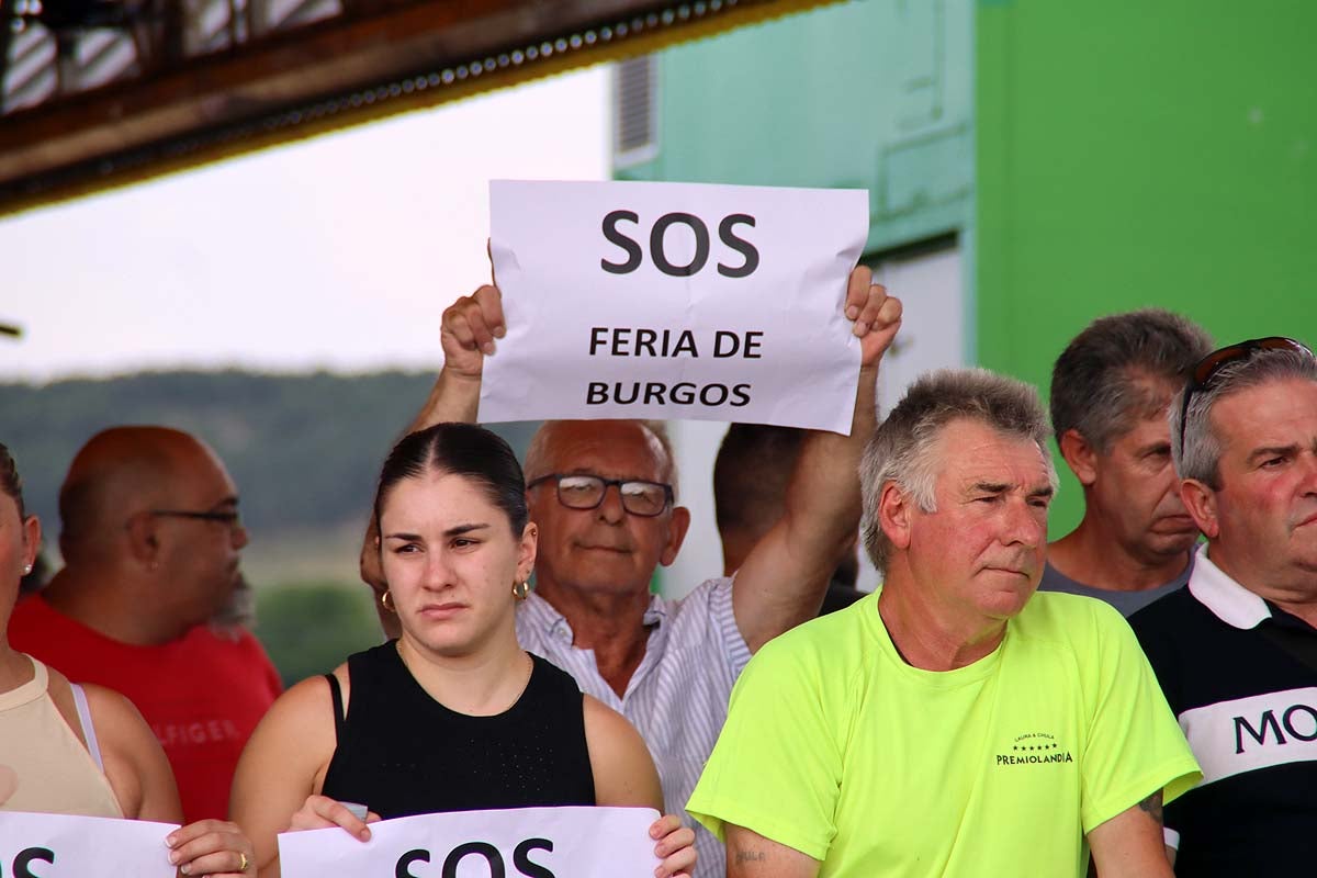 Así ha sido el cierre de protesta de la feria de atracciones de los Sampedros de Burgos