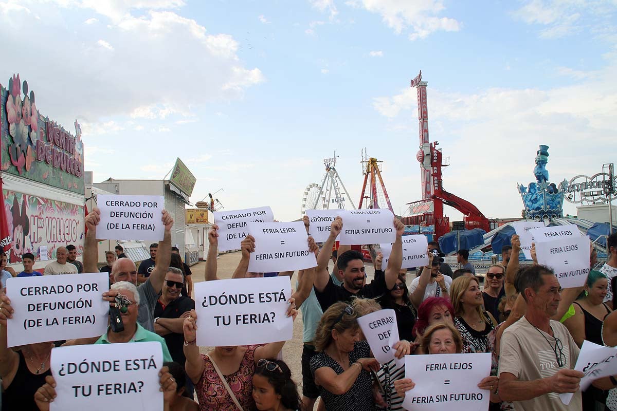 Así ha sido el cierre de protesta de la feria de atracciones de los Sampedros de Burgos
