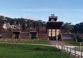 Exterior de la Casa de la Madera en Revenga.