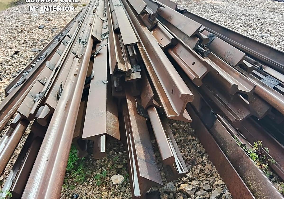 Imagen principal - Materiales incautados en la provincia de Burgos.