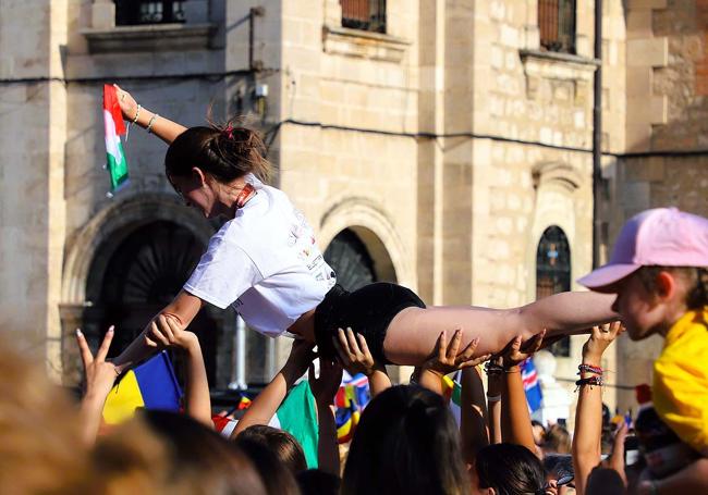 Imágenes del desfile multitudinario en Burgos.