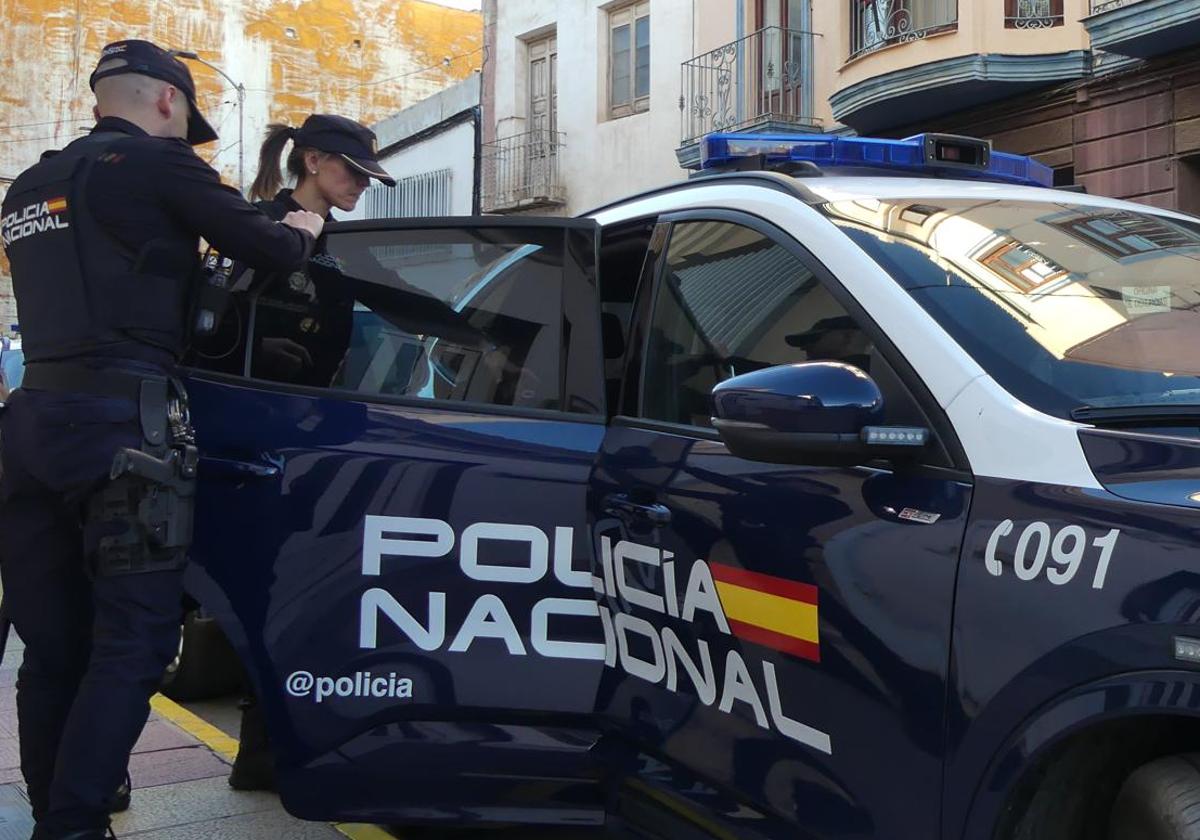 Imagen de archivo de una patrulla de la Policía Nacional.