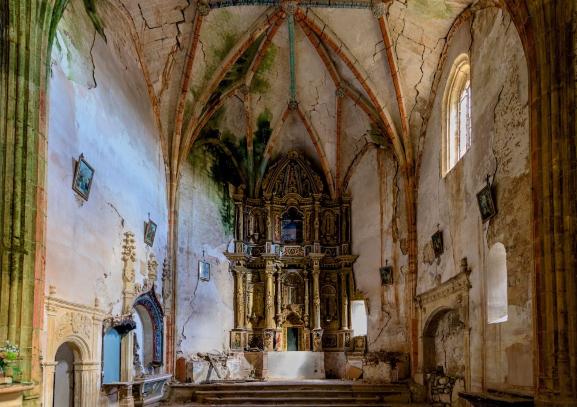 Imagen del interior de la iglesia de San Lorenzo Mártir, en Fuenteodra.