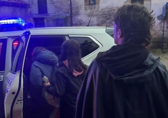 La Guardia Civil de Burgos desaloja varios campamentos de verano en Las Merindades a causa de la fuerte tormenta.