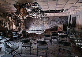 Estado en que quedó la sala de proyecciones de la segunda planta tras el fuego.