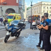La Policía Local de Burgos en el lugar de la caída en la calle Santander.