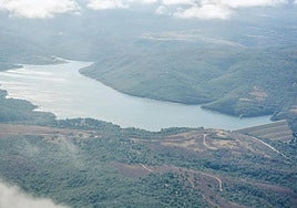 Imagen aérea del embalse de Úzquiza.