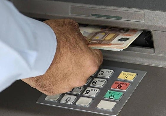 El acesso a dinero en efectivo es vital.