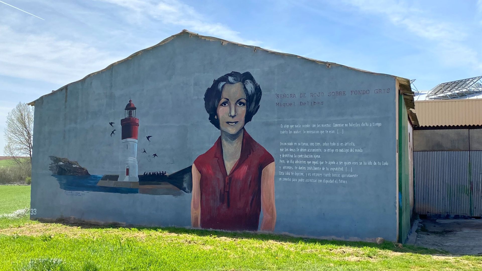 'Señora de rojo sobre fondo gris', dedicado a Miguel Delibes. Realizado por Jesús Lorente (La Compañia De Mario).