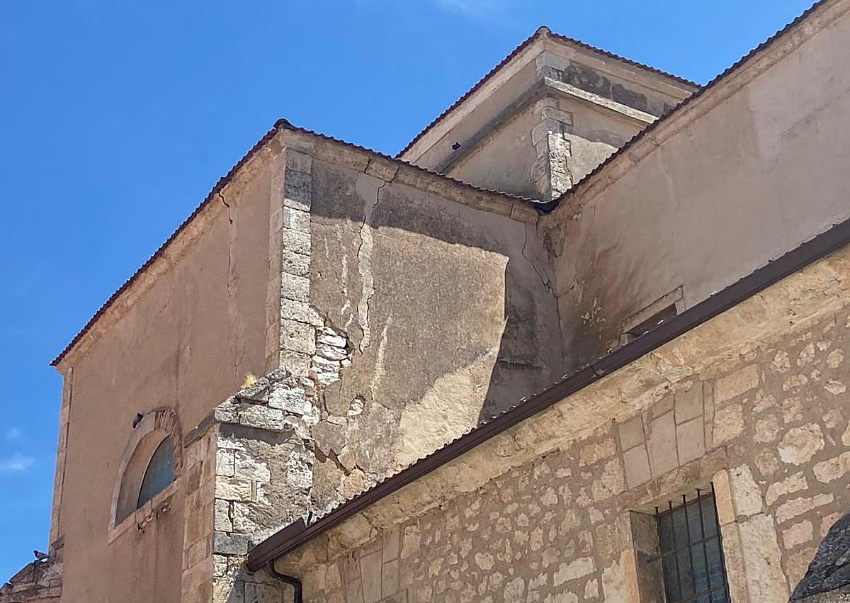 Imagen secundaria 1 - Estado actual de la iglesia de Santa Columba en Adrada de Haza, Burgos.