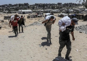 El Gobierno exige la entrada terrestre de ayuda a Gaza mientras ultima el envío aéreo de 12 toneladas de alimentos