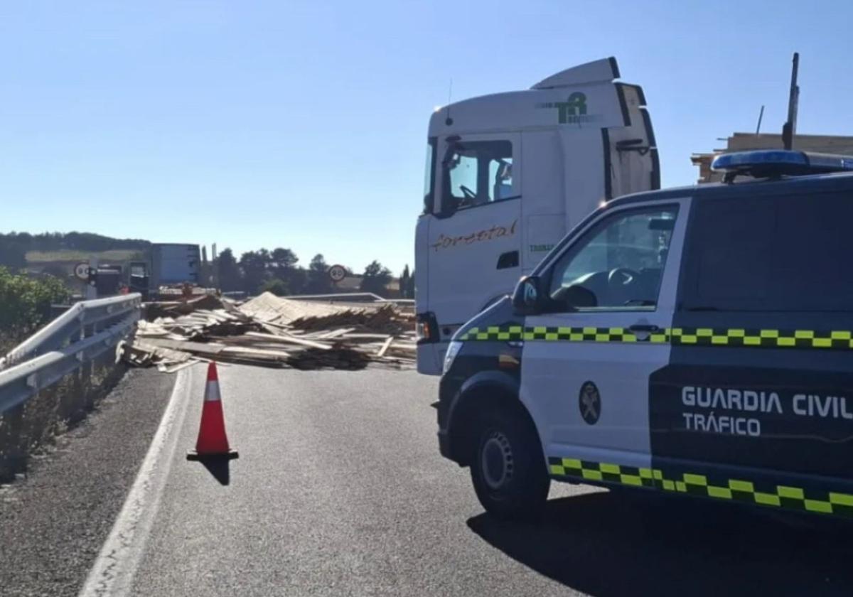Carga del camión diseminada en la BU-30