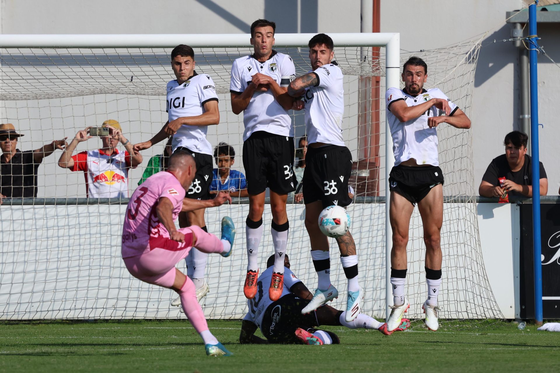 Todas las imágenes del tercer partido de pretemporada del Burgos CF