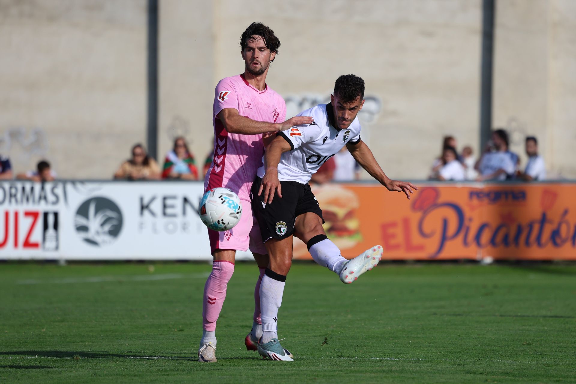 Todas las imágenes del tercer partido de pretemporada del Burgos CF