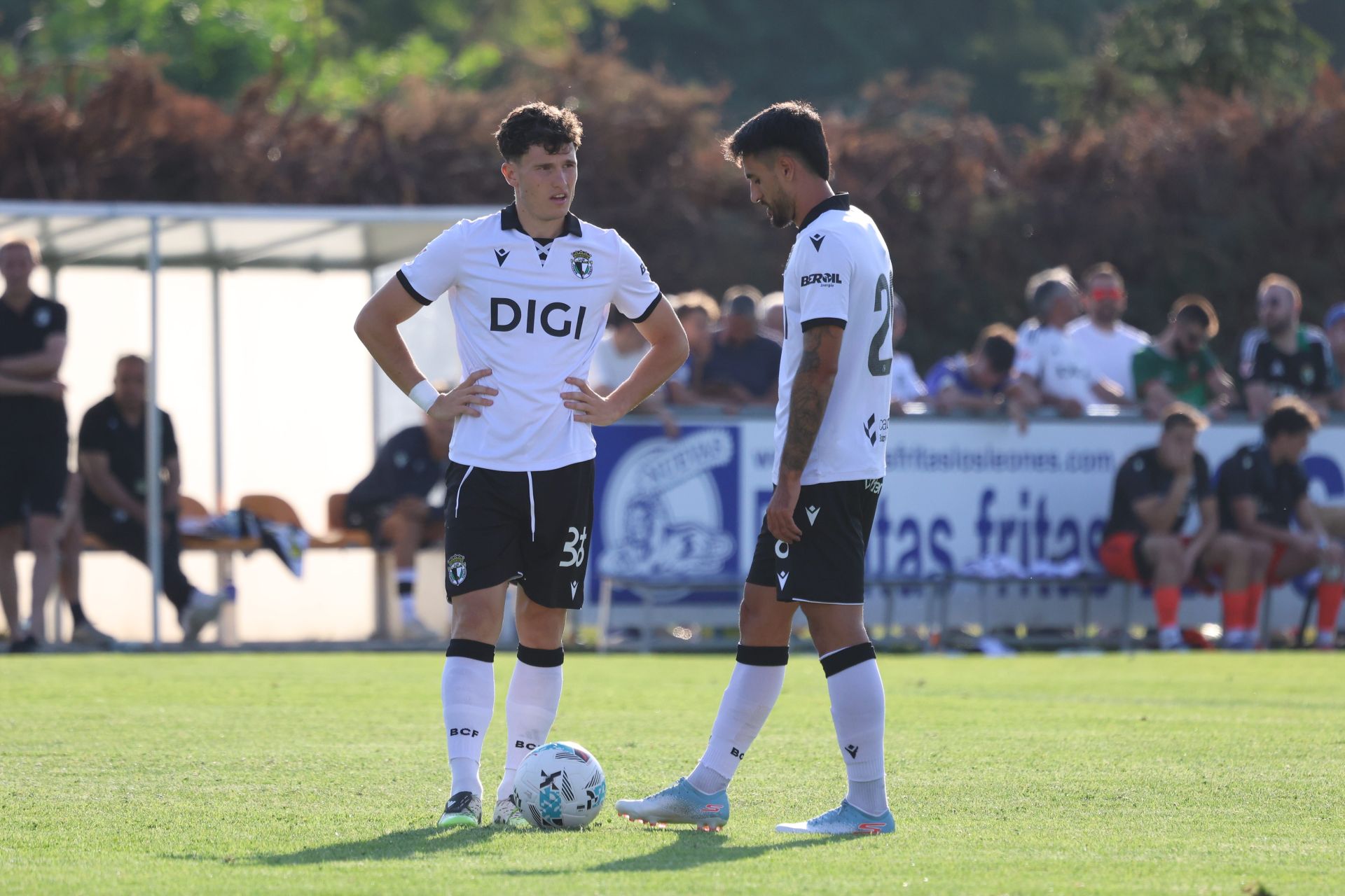 Todas las imágenes del tercer partido de pretemporada del Burgos CF