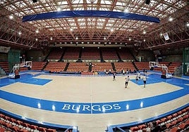 Interior del polideportivo El Plantío.