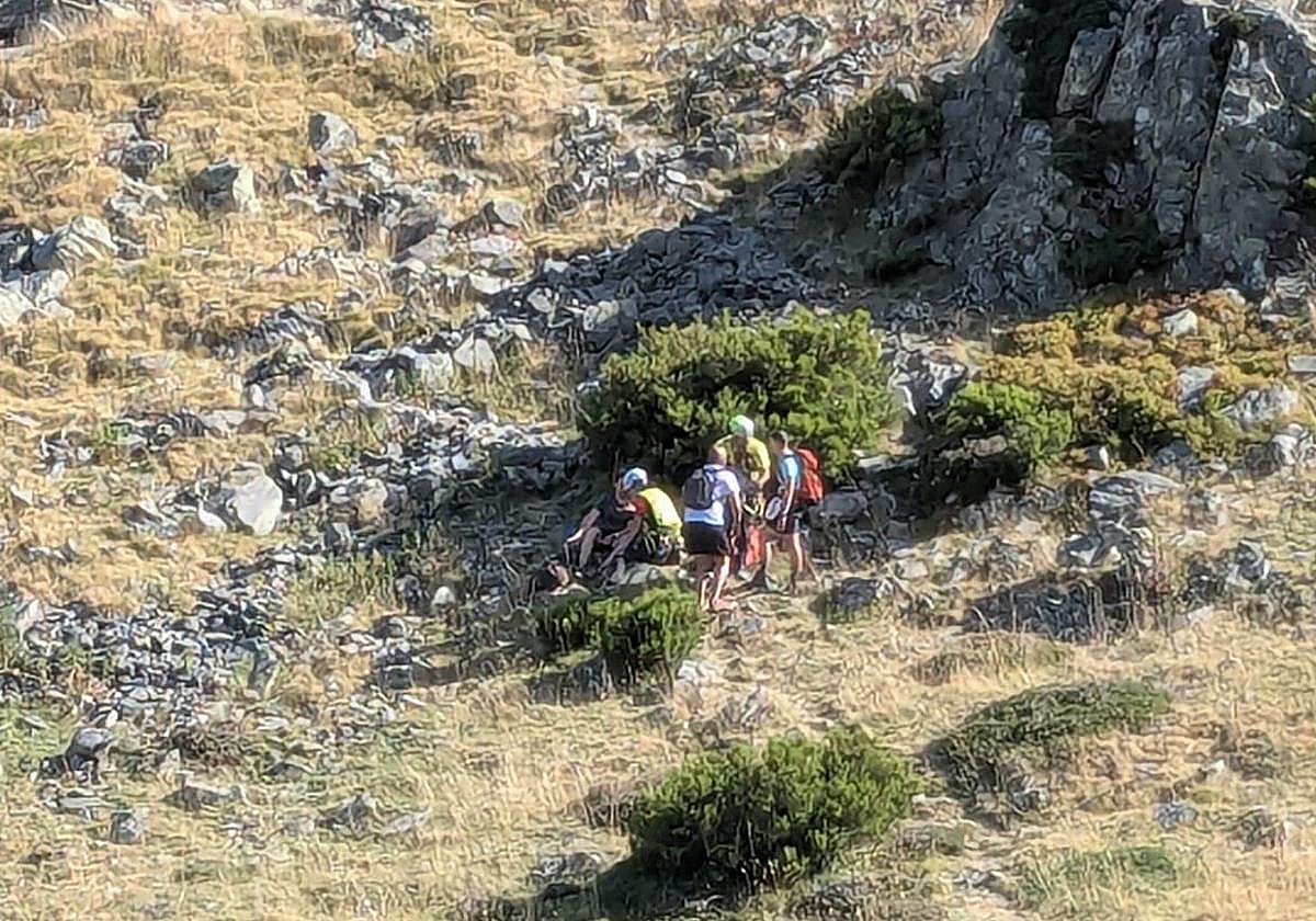 Imagen del senderista afectado por un golpe de calor.