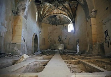 El pueblo abandonado de Burgos con tumbas saqueadas, huesos al descubierto y un pasado que resiste al olvido