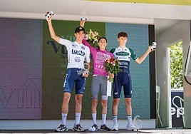 Podio de la octava edición de la Vuelta Ciclista Junior a la Ribera de Duero.