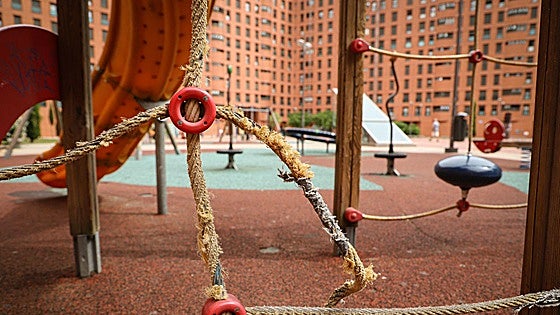 Todas las imágenes del parque infantil descuidado de Burgos que preocupa a los vecinos