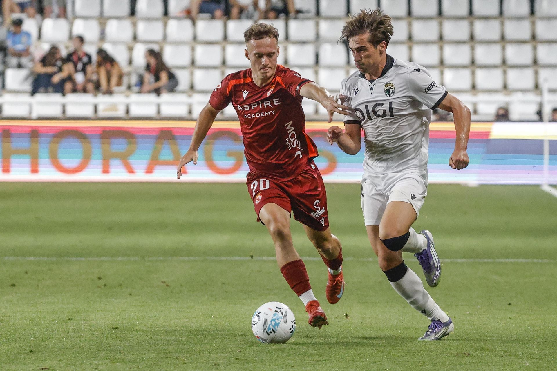 Todas las imágenes del primer derbi entre el Burgos CF y la CyD Leonesa