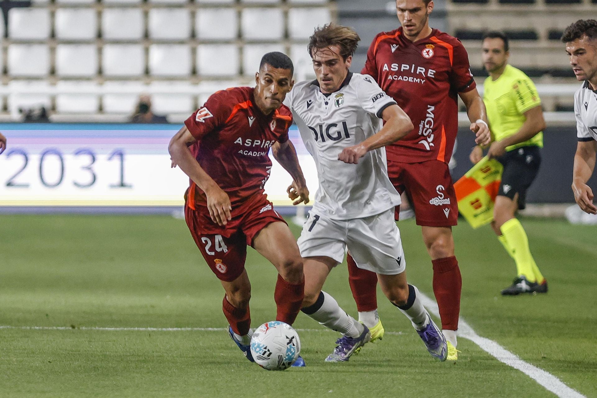 Todas las imágenes del primer derbi entre el Burgos CF y la CyD Leonesa