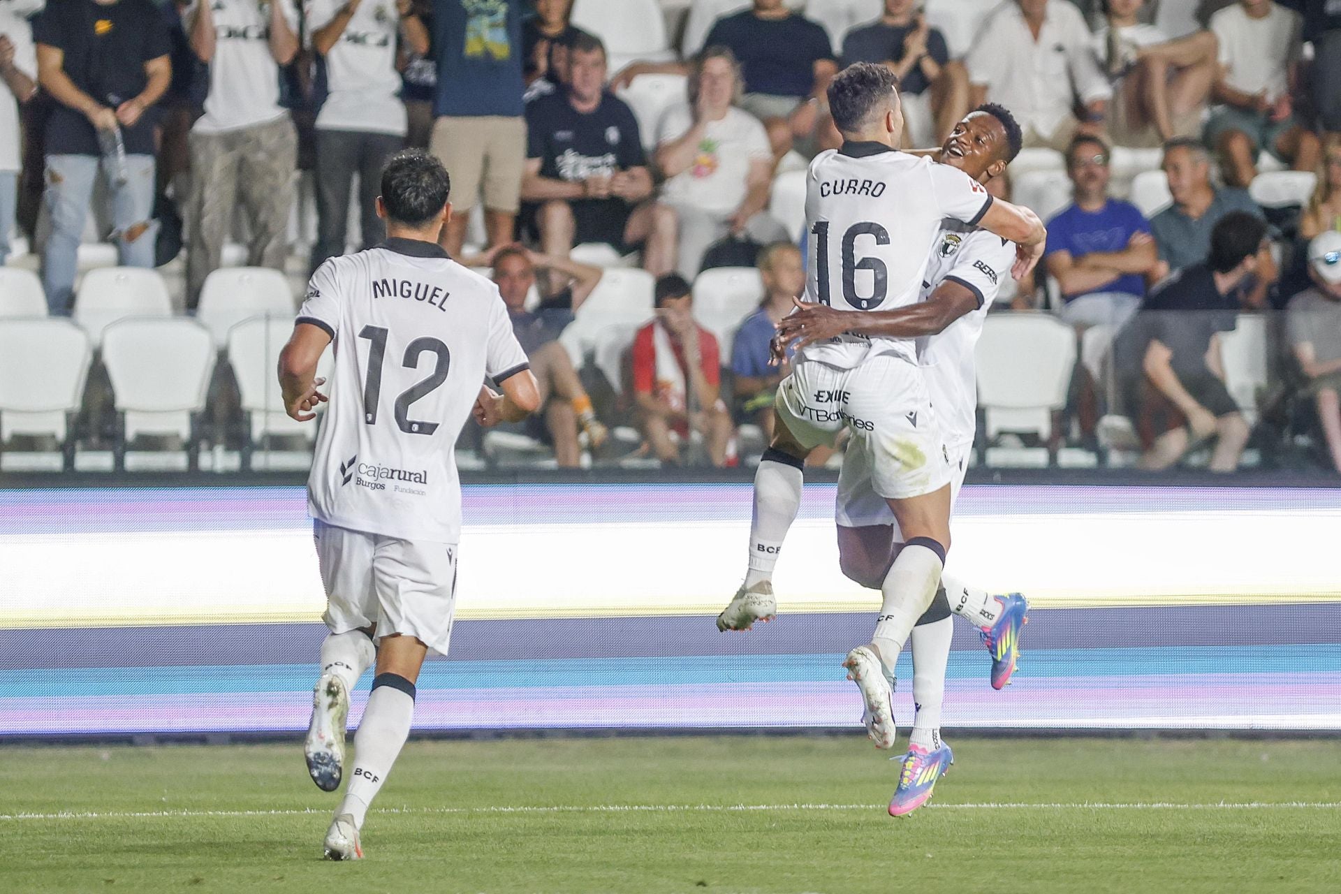 Todas las imágenes del primer derbi entre el Burgos CF y la CyD Leonesa