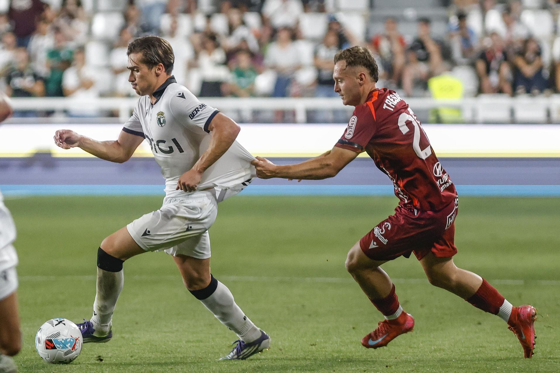 Todas las imágenes del primer derbi entre el Burgos CF y la CyD Leonesa