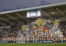 Tifo hecho por la afición burgalesa en el encuentro del Burgos CF frente a la CyD Leonesa en El Plantío