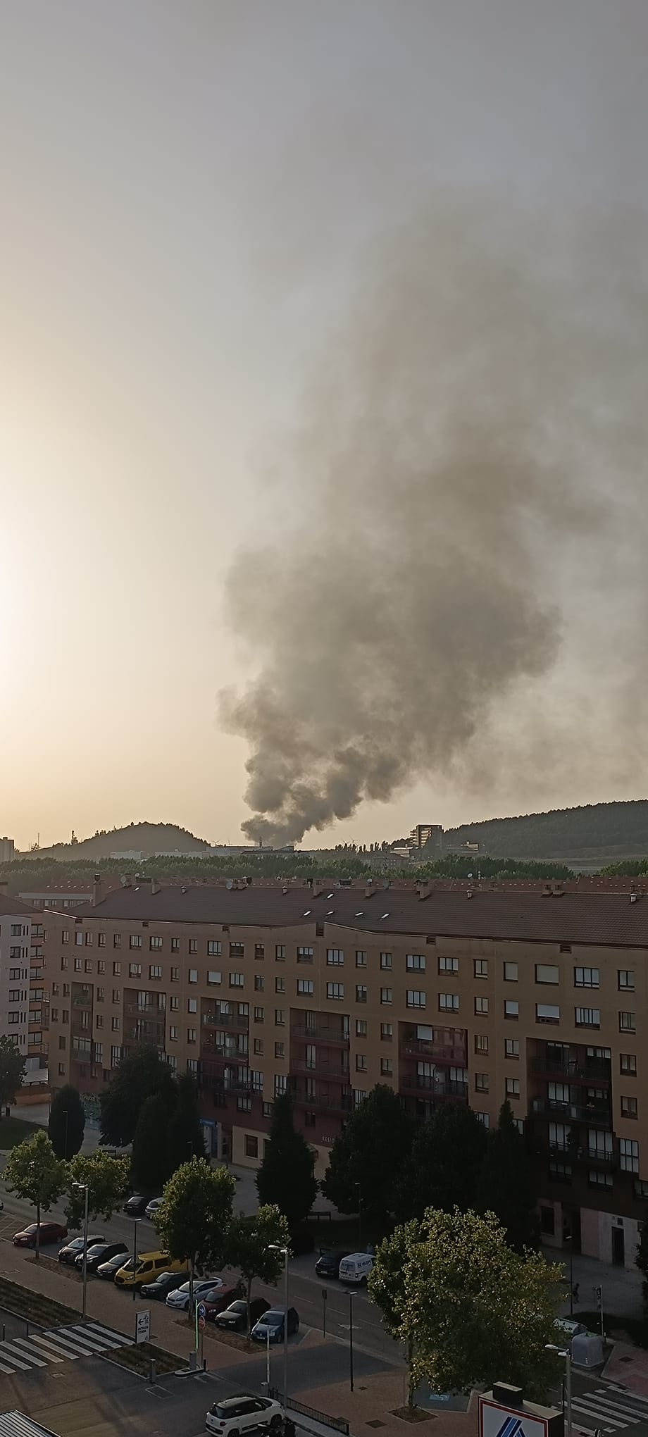 Un incendio arrasa la nave de Conbur
