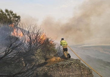 Tercer día de ayuda contra los incendios: bomberos de Burgos y Aranda apoyan en Zamora y León